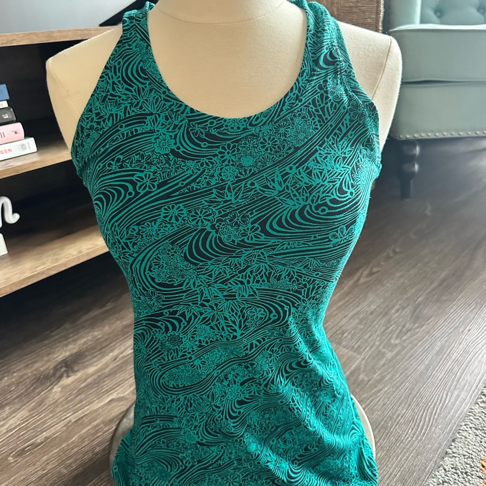 Lululemon tank